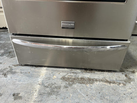 Frigidaire 30" Smooth Top Manual Clean Range in Stainless Steel