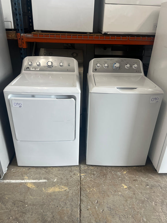 GE® ENERGY STAR® 4.6 cu. ft. Capacity Washer And GE® 7.2 cu. ft. Capacity Electric Dryer